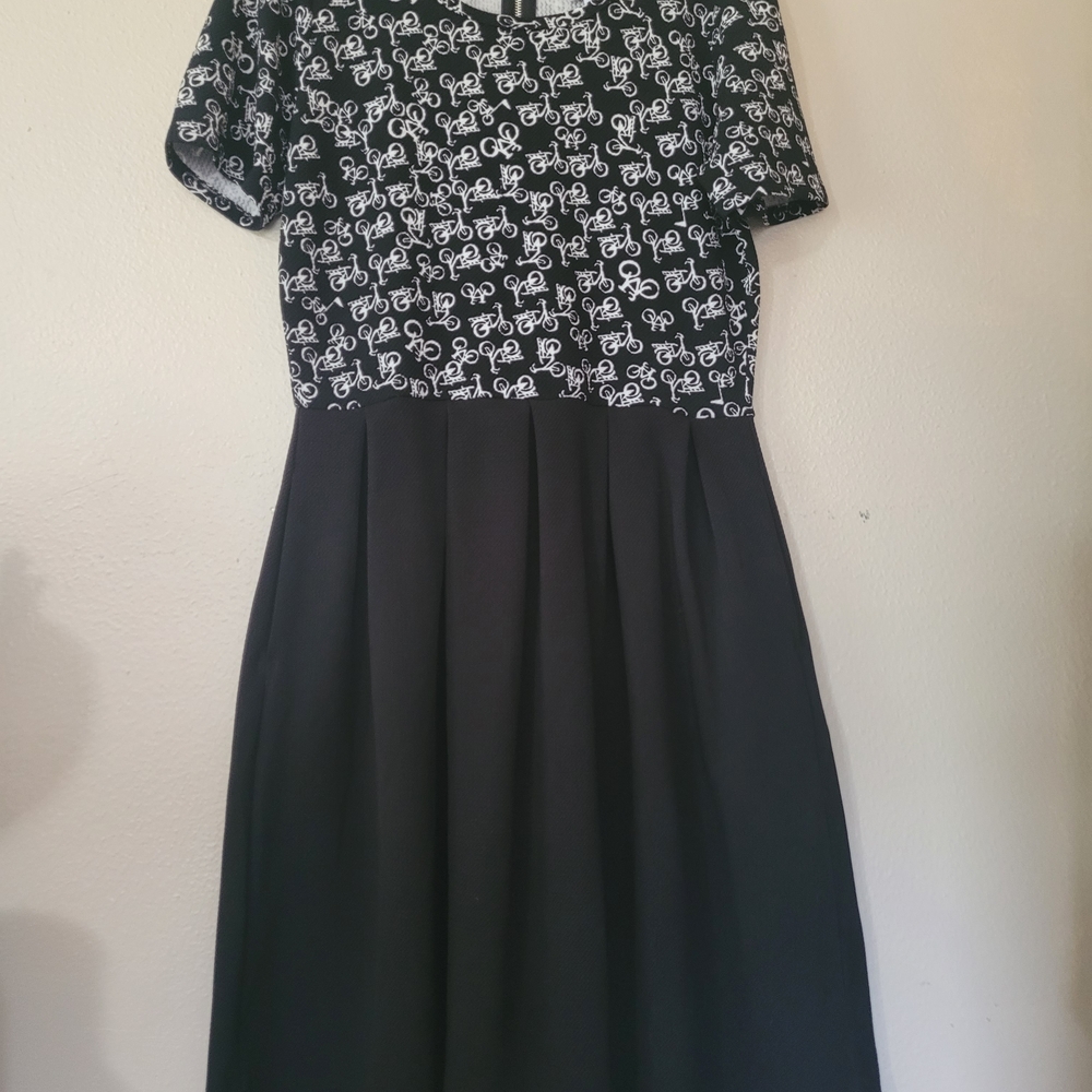 LuLaRoe Monochrome Patterned Dress